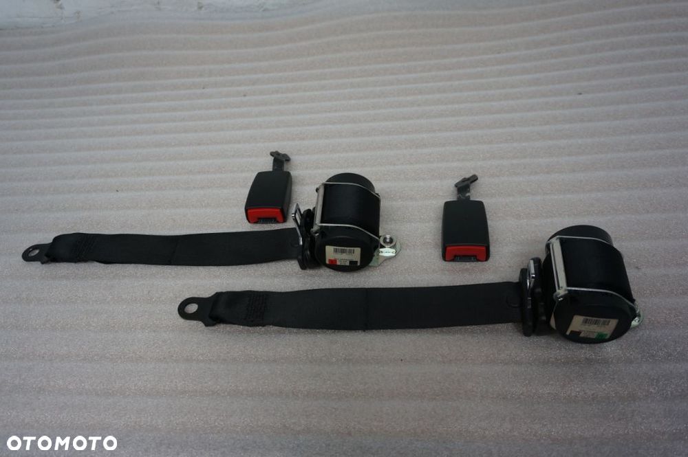 Pas Tylny Lewy Porsche Carrera 997 99780303502 2007