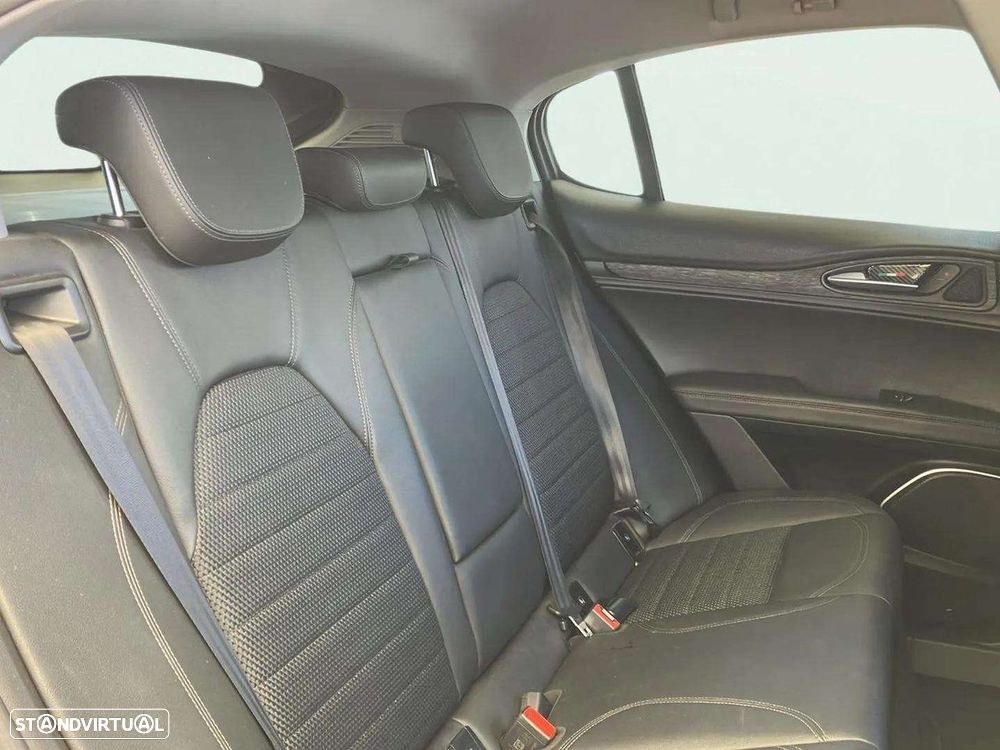 Alfa Romeo Stelvio 2.2 D Super AT8 - 15
