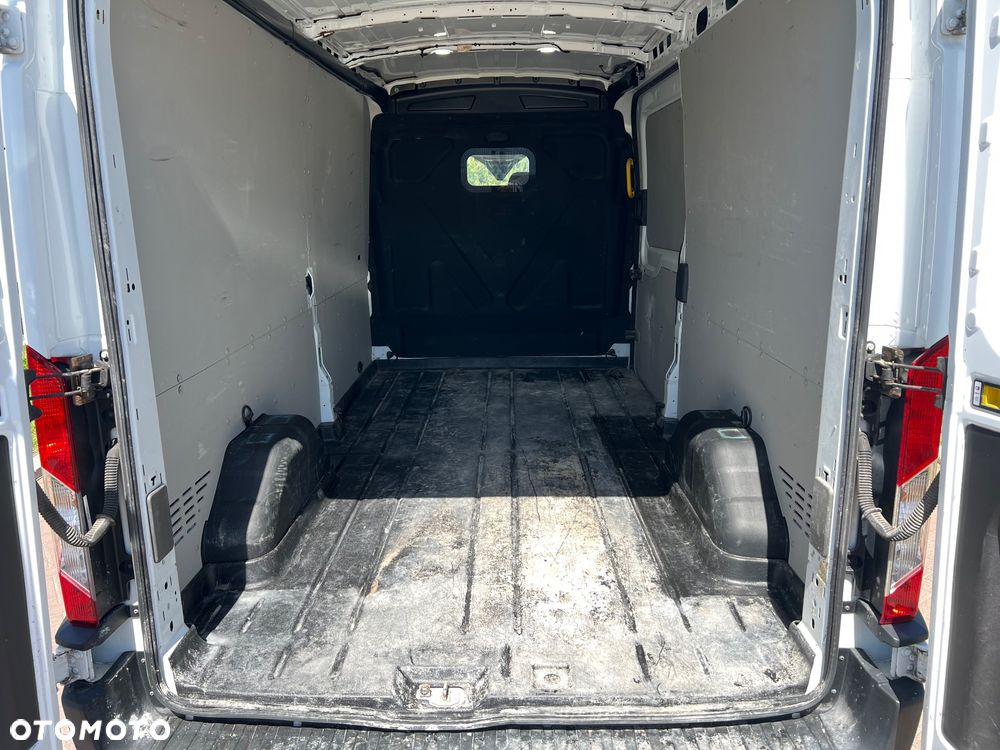 Ford Transit - 12