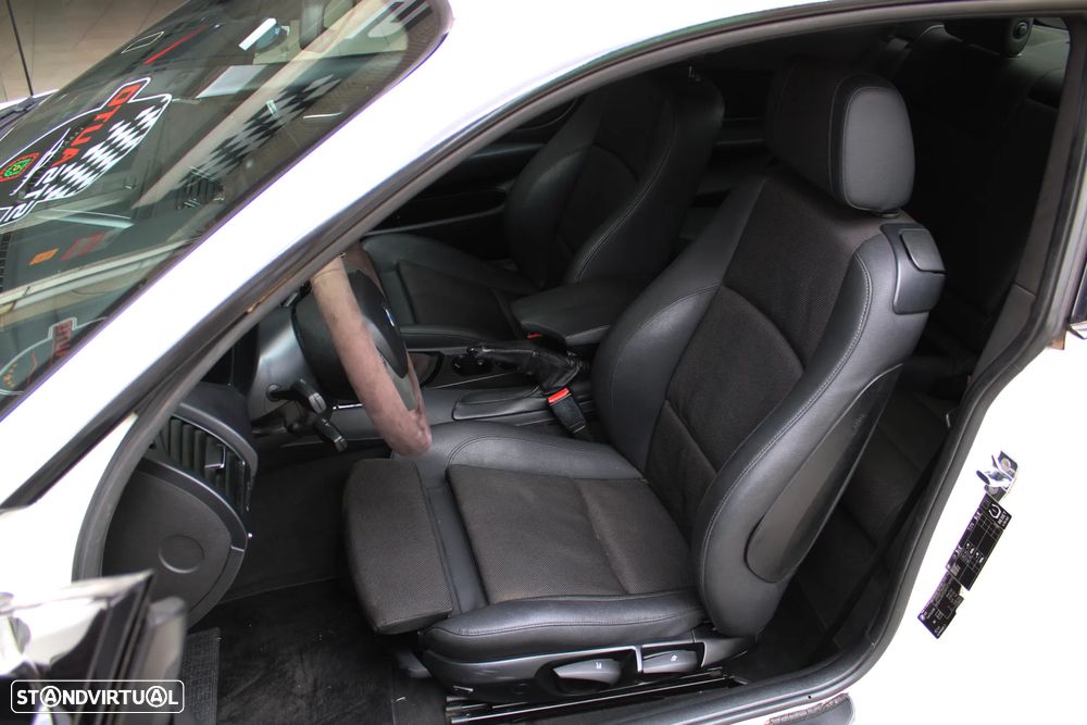 BMW 123 d Limited Edition Lifestyle c/ M Sport Pack - 24