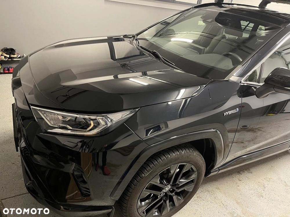 Toyota RAV4 2.5 Hybrid Black Edition by JBL 4x4 - 18