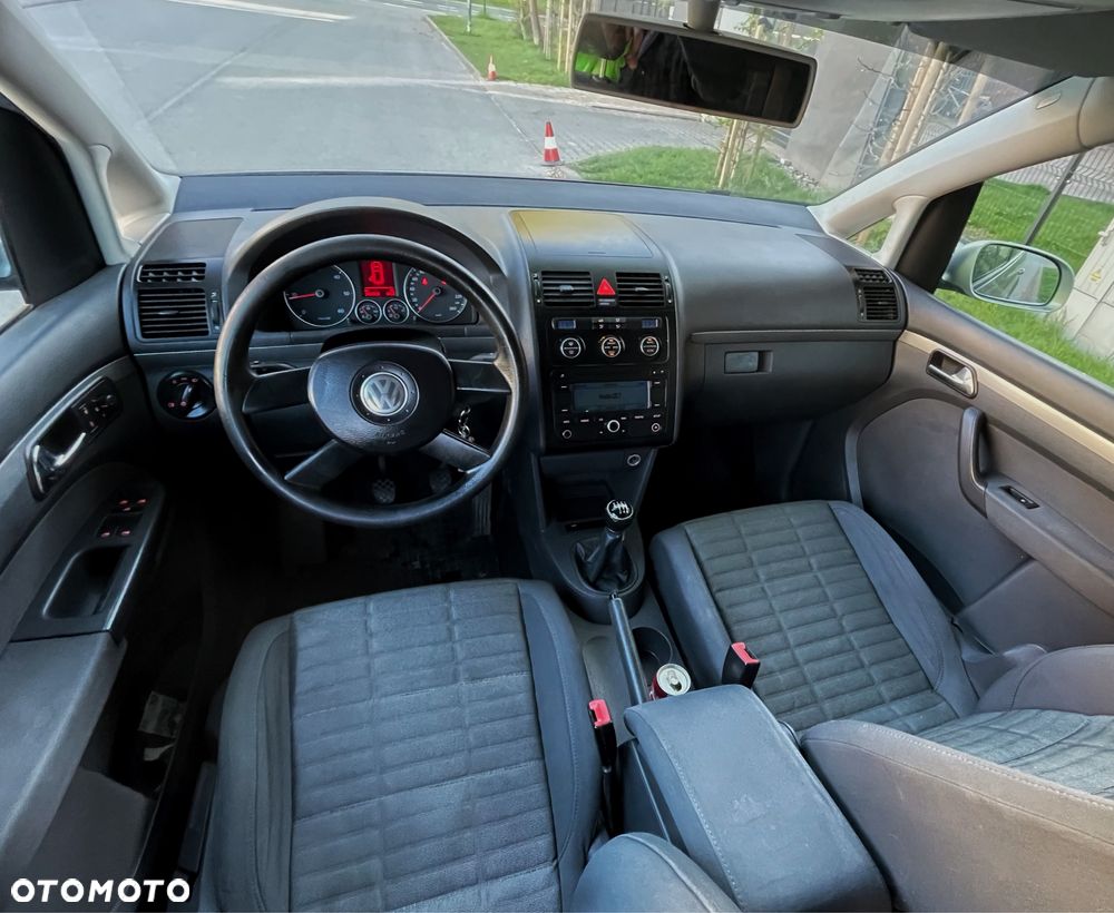 Volkswagen Touran 2008 photo 5