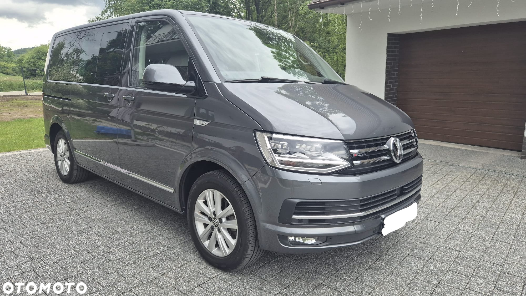 Volkswagen Multivan - 11
