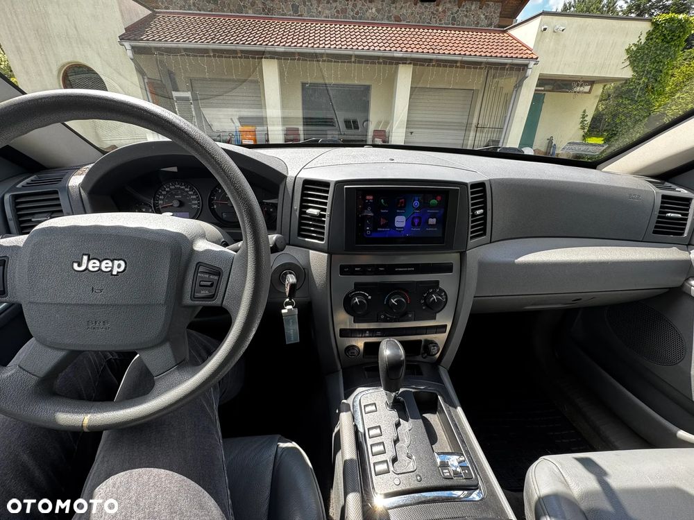 Jeep Grand Cherokee - 19