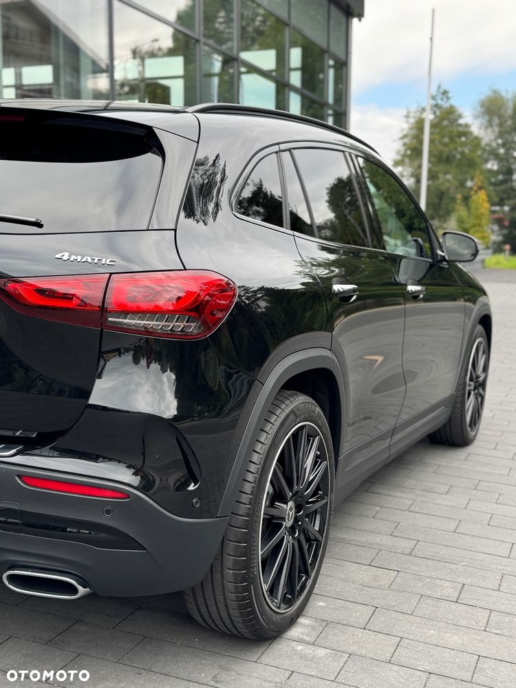 Mercedes-Benz GLA 200 d 4-Matic - 17