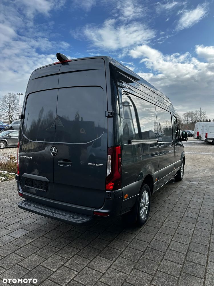 Mercedes-Benz Sprinter 319 CDI Furgon SELECT - 3