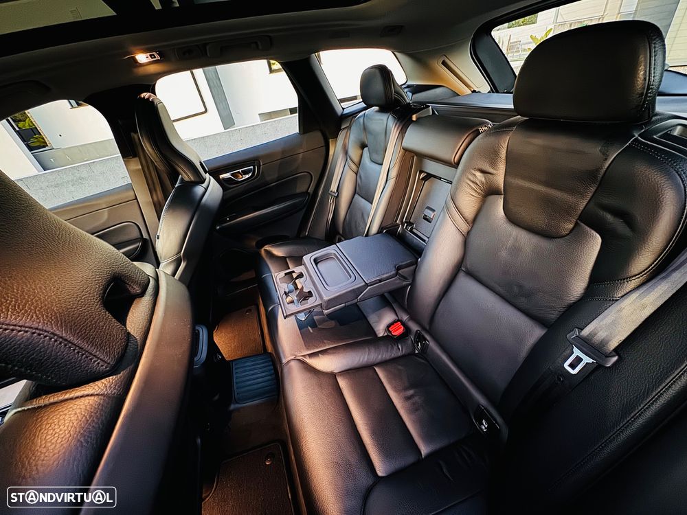 Volvo XC 60 2.0 T8 PHEV Inscription AWD - 46