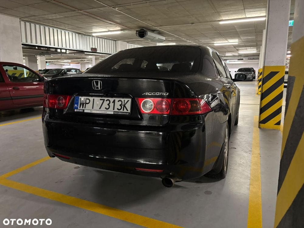 Honda Accord 2.0 Executive - 24