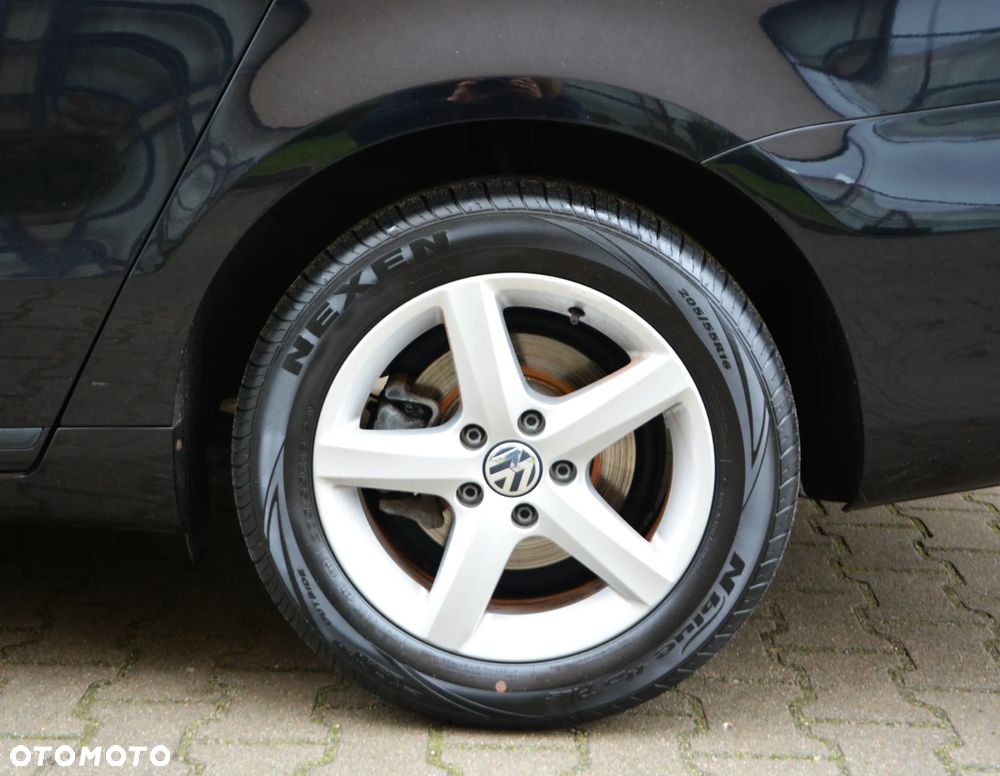 Volkswagen Passat - 19