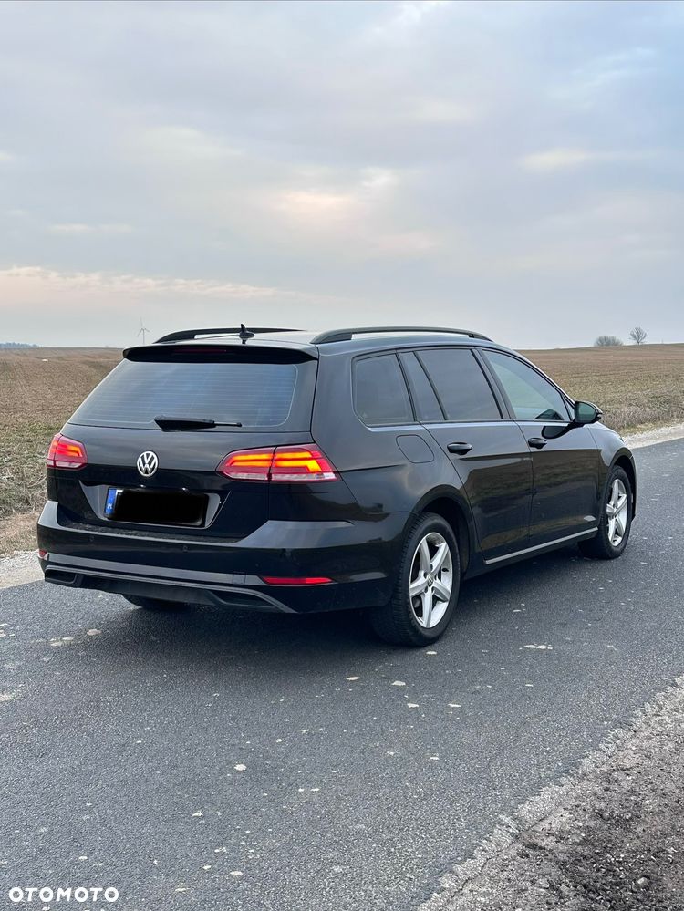 Volkswagen Golf - 2