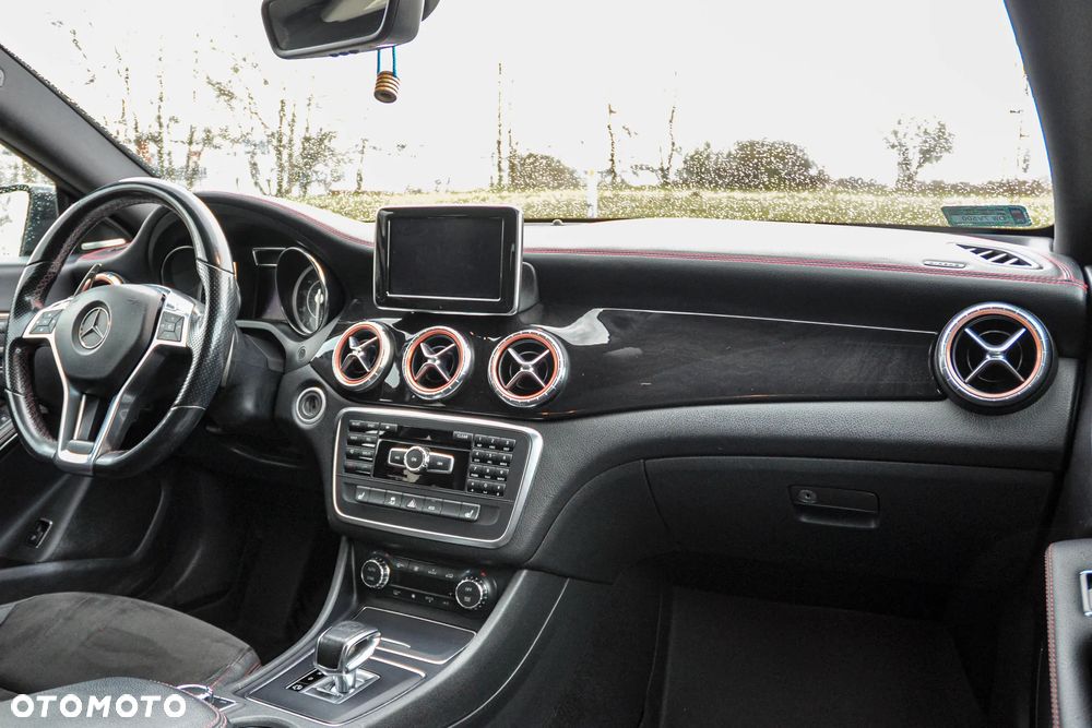 Mercedes-Benz CLA AMG 45 4-Matic - 11