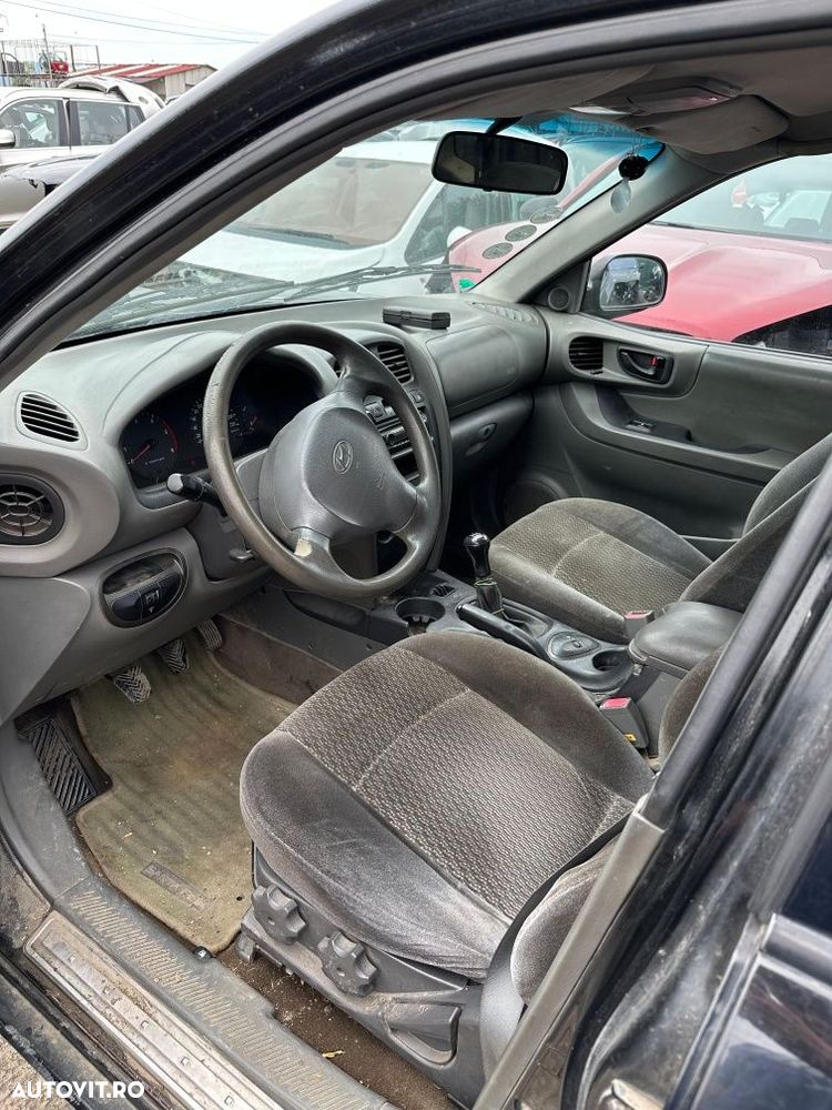 Dezmembram Hyundai Santa Fe 4x4 2003 2.0crdi Euro 3 - 4
