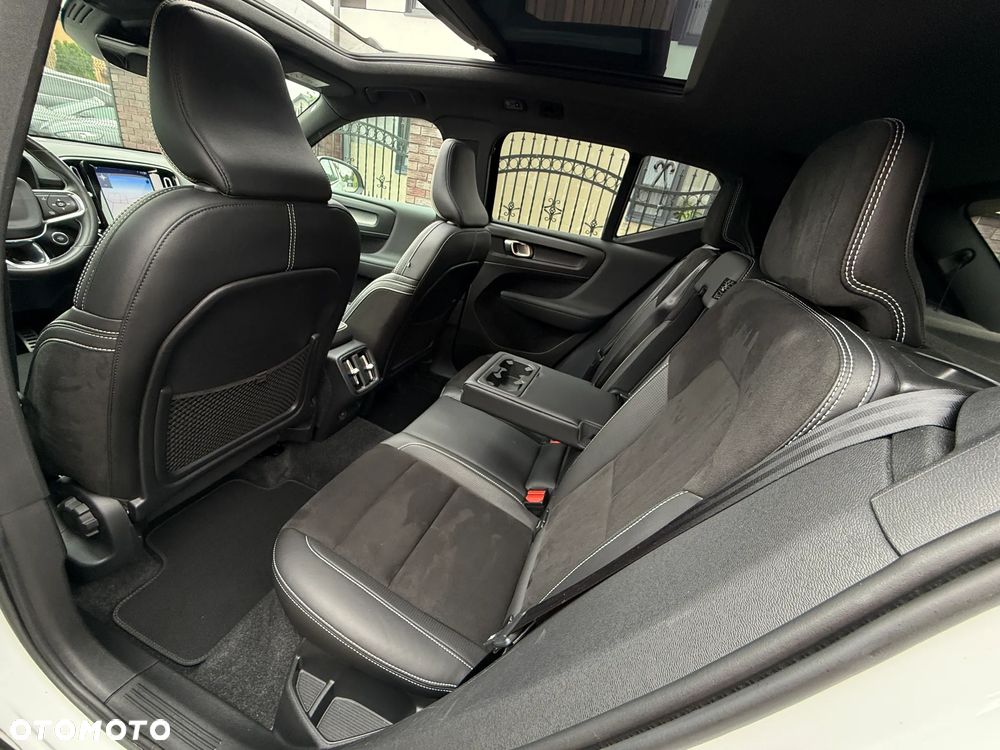 Volvo XC 40 T5 AWD R-Design - 33