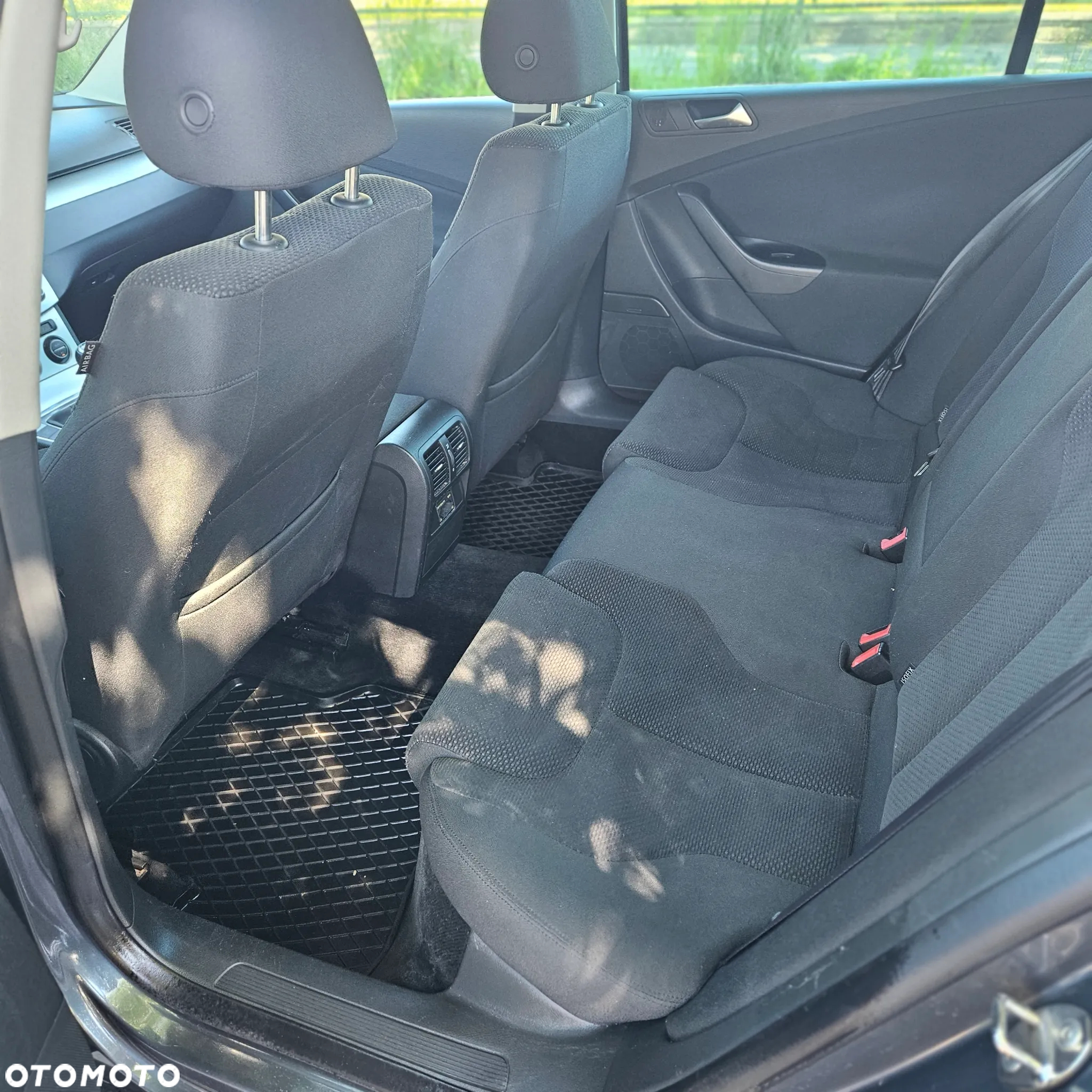 Volkswagen Passat 2.0 TDI DPF Highline - 13