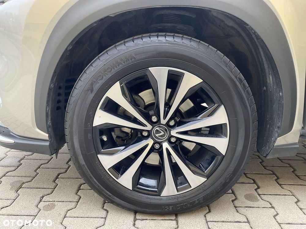 Lexus NX 300 F Impression AWD - 34