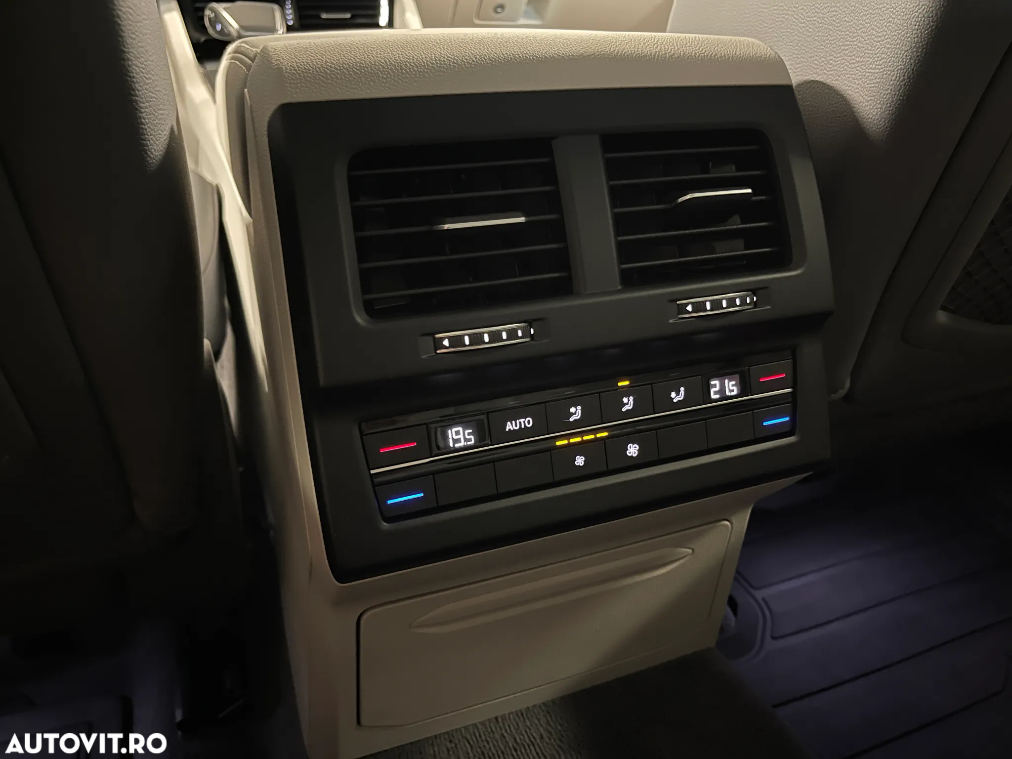 Volkswagen Touareg V6 TDI Elegance - 26