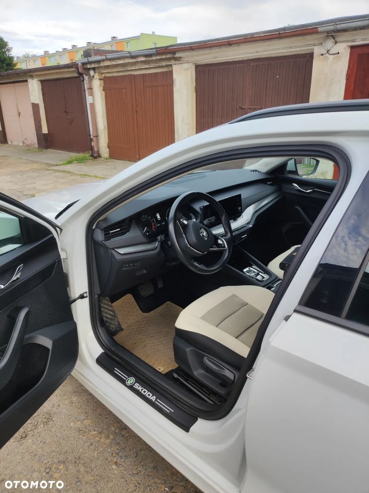 Skoda Octavia 2.0 TDI Ambition DSG - 10