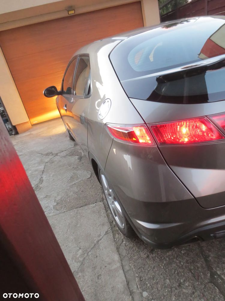 Honda Civic 1.8 Comfort - 21