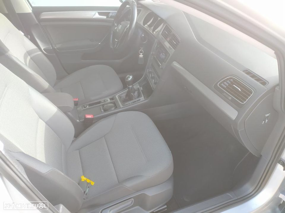VW Golf Variant 1.6 TDi Confortline - 13
