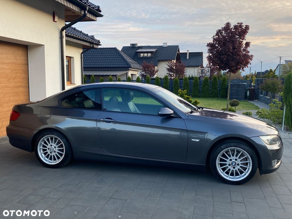 BMW Seria 3 320i M Sport Edition - 18