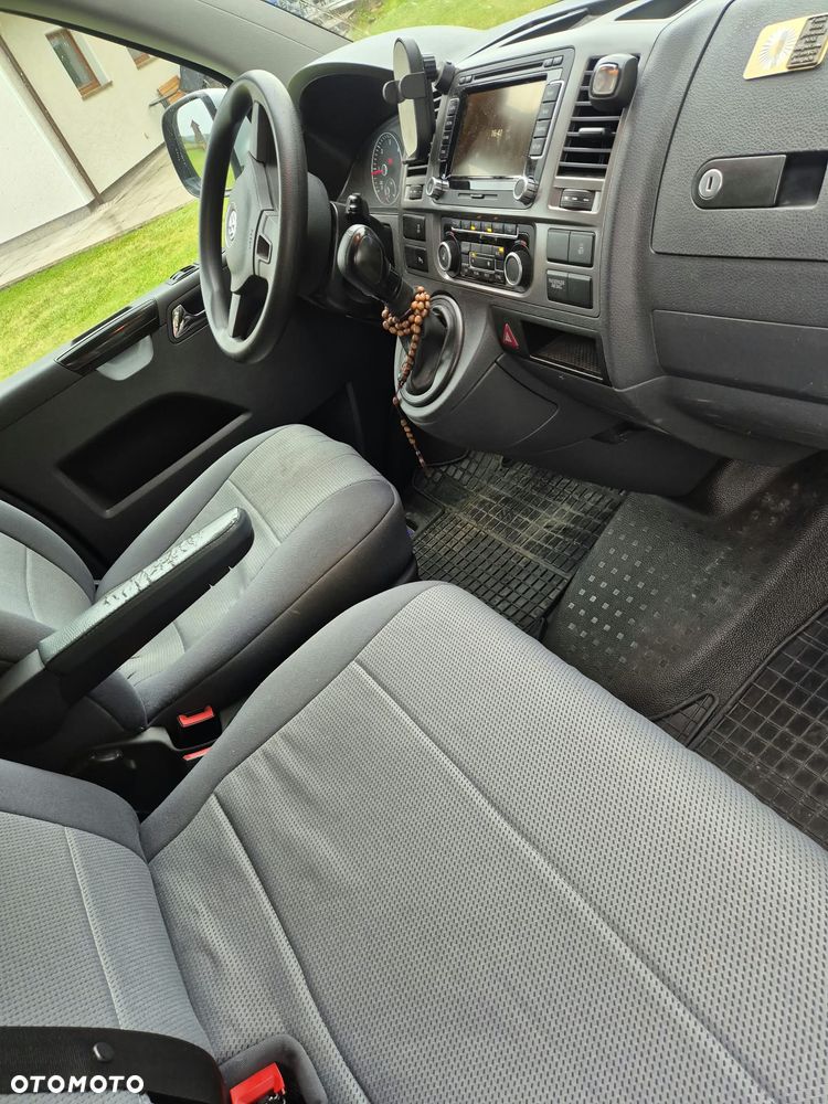 Volkswagen Caravelle - 5