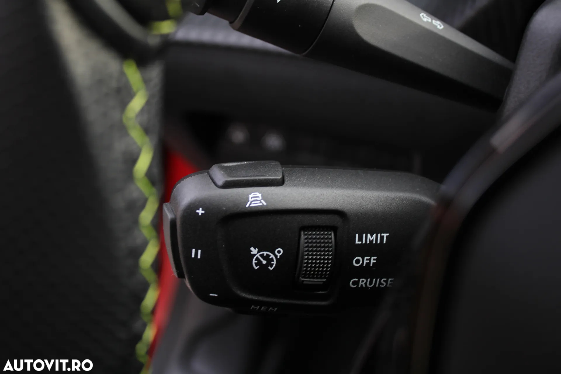 Peugeot 208 e-208 GT-Line - 11