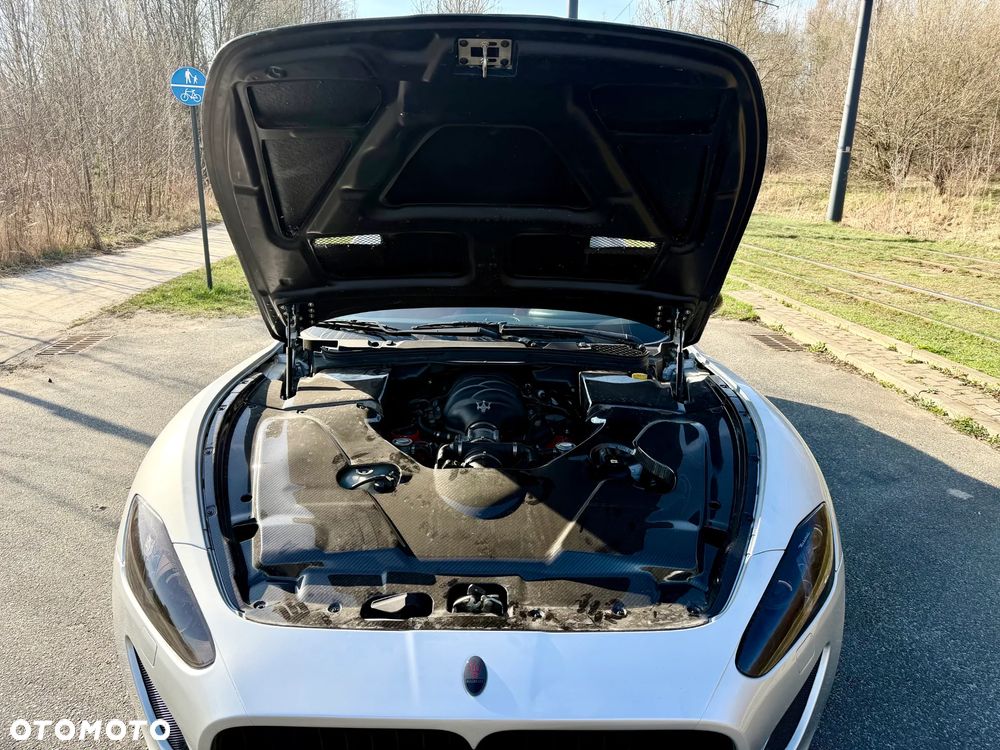 Maserati GranTurismo - 11