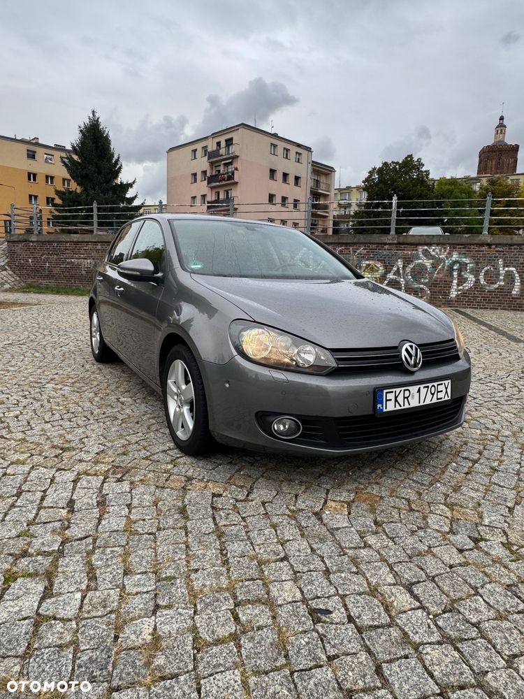 Volkswagen Golf - 6