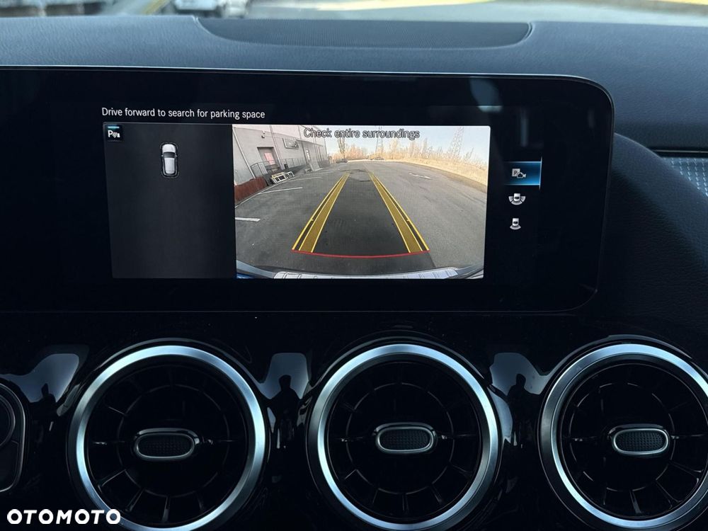 Mercedes-Benz GLA - 26