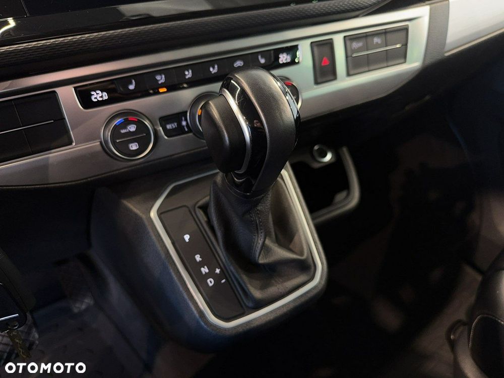 Volkswagen Multivan - 29