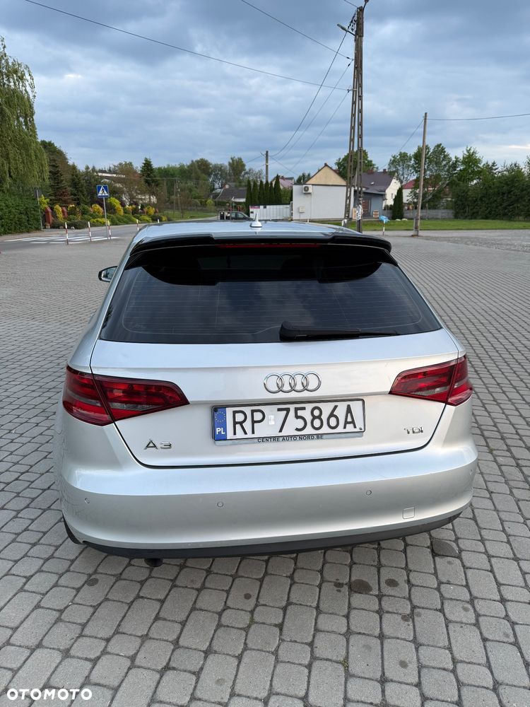Audi A3 Sportback 1.6 TDI DPF Ambition S tronic - 9