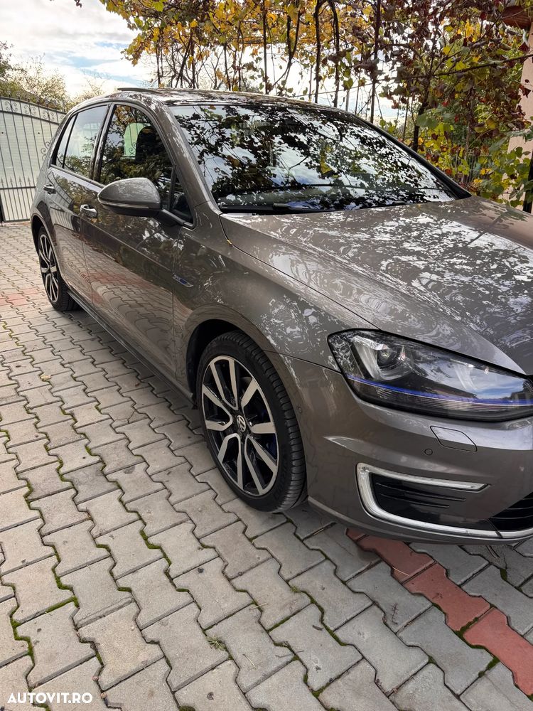 Volkswagen Golf - 2