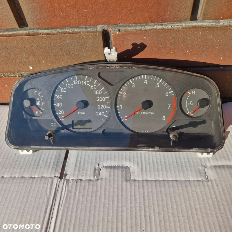 LICZNIK TOYOTA AVENSIS I T22 83800-05420 2.0 16V - 2