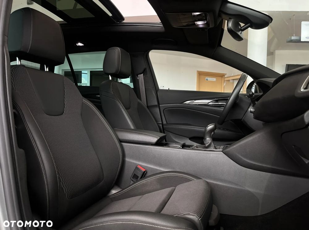 Opel Insignia 2.0 CDTI Exclusive S&S - 26