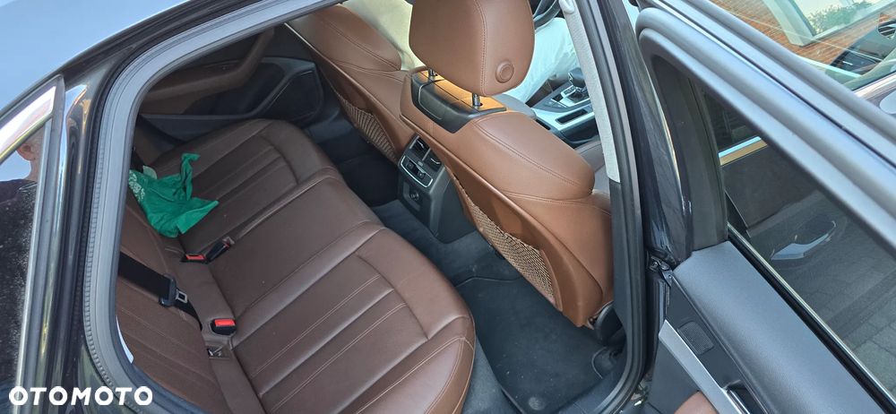Audi A4 Limousine - 11