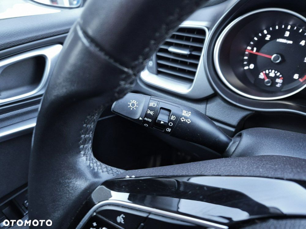 Kia Ceed 1.6 CRDi mHEV M - 23