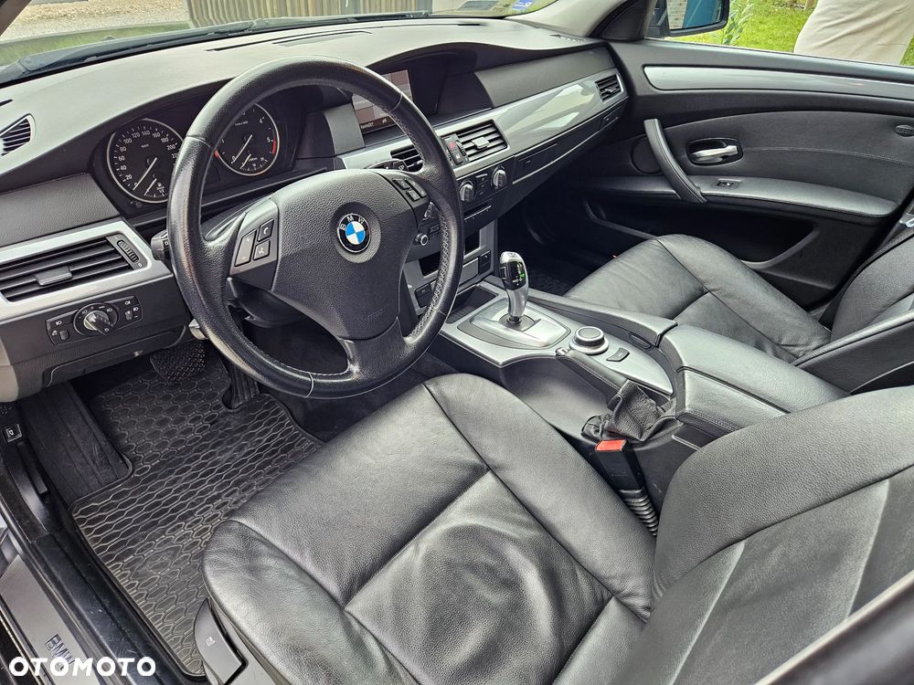BMW Seria 5 525xd - 14