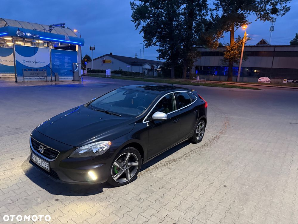 Volvo V40 D2 R-Design - 1