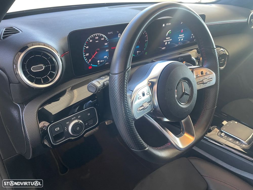Mercedes-Benz A 250 e 8G-DCT AMG Line - 12