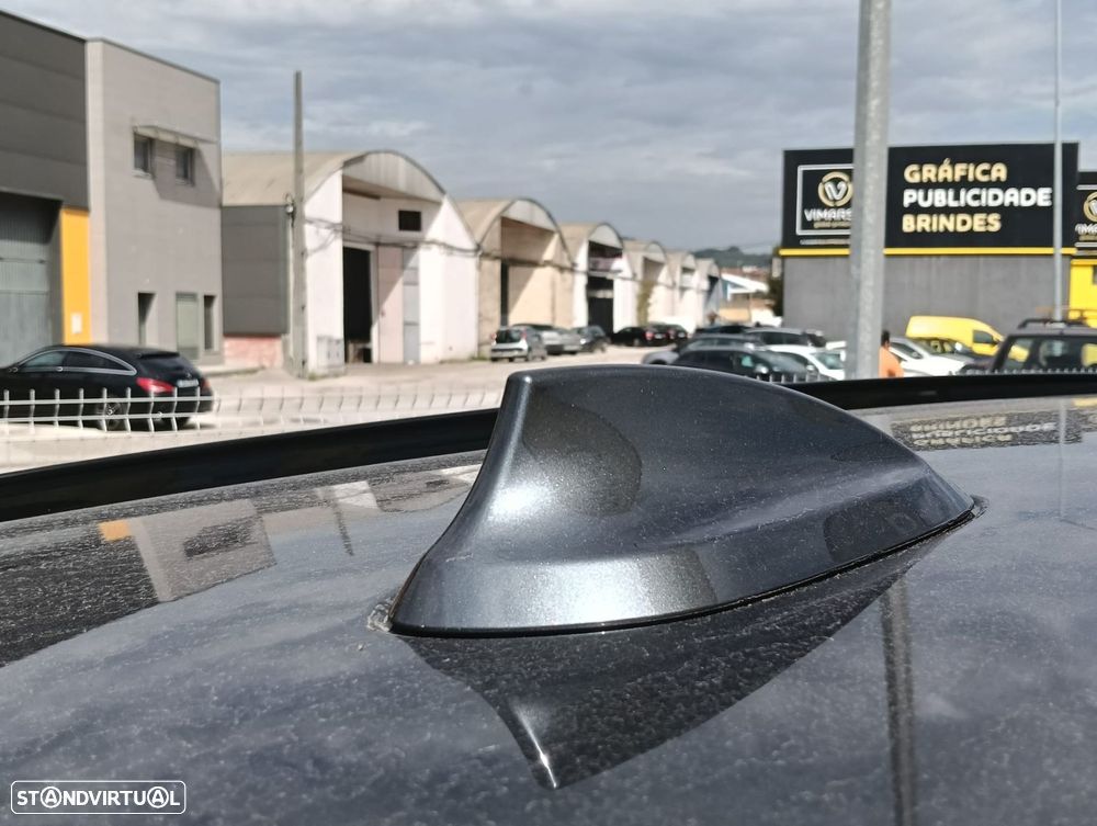 BMW 318 d Touring Line Sport Auto - 29