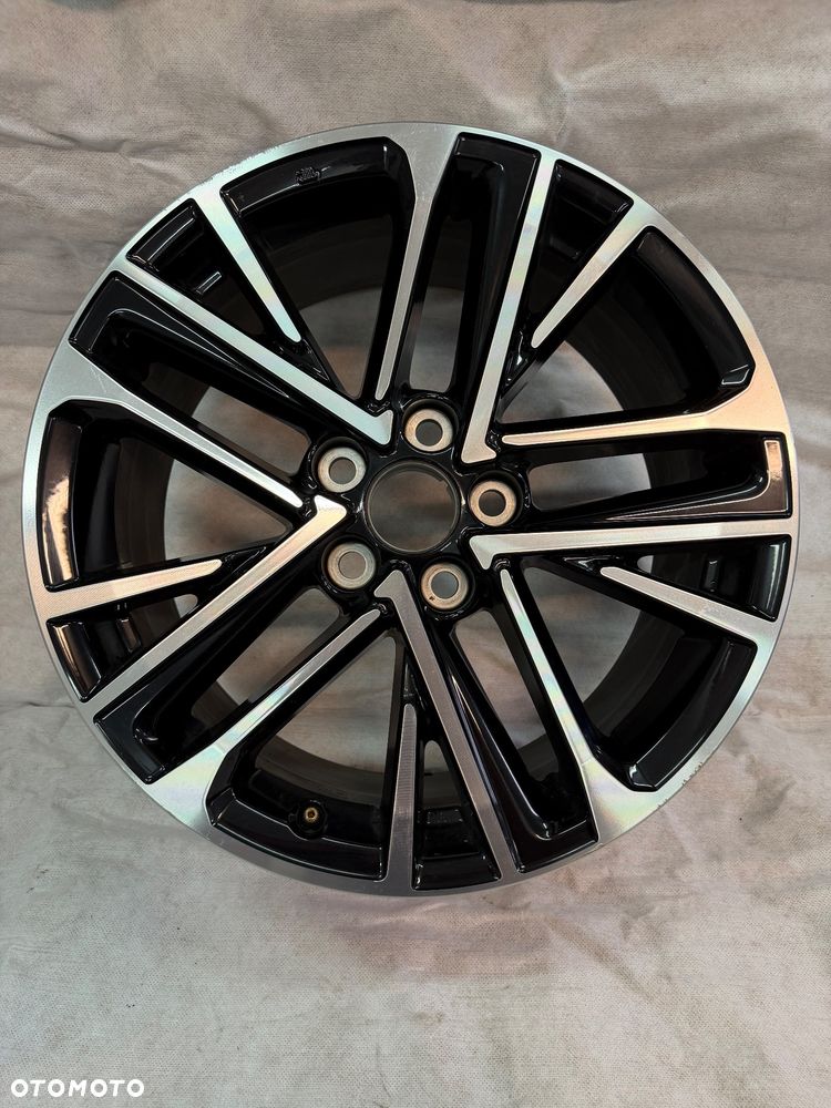 FELGA ALUMINIOWA TOYOTA CAMRY IX 18" 8J ET50 5X114.3 - 1