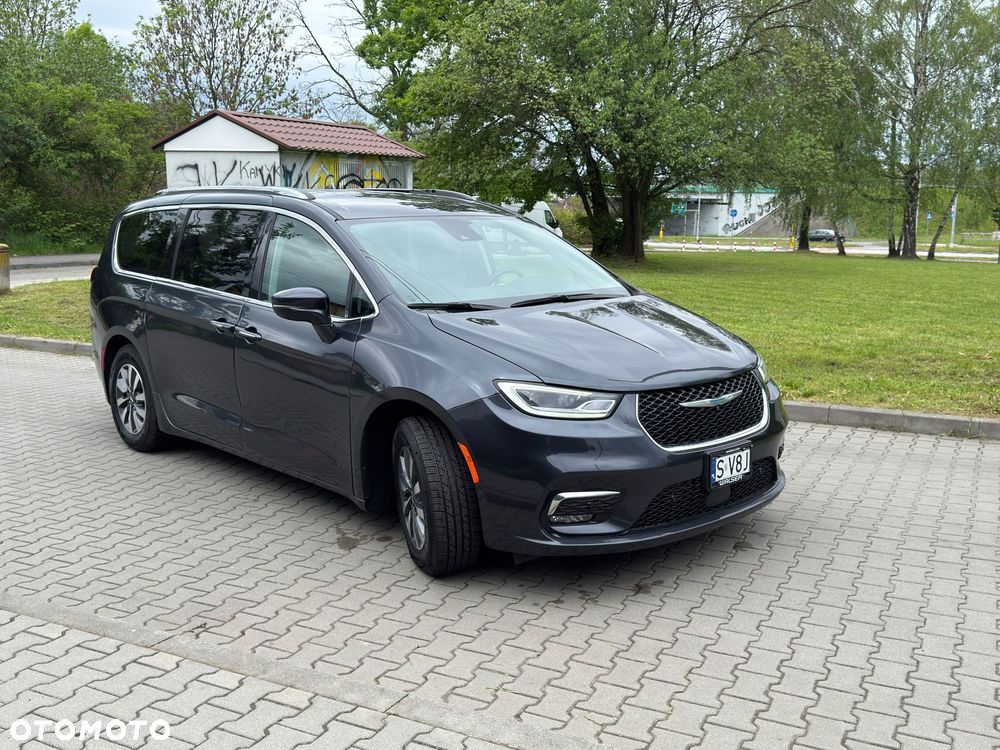 Chrysler Pacifica - 2