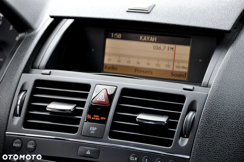 Mercedes-Benz Klasa C 300 7G-TRONIC SPORT EDITION - 33