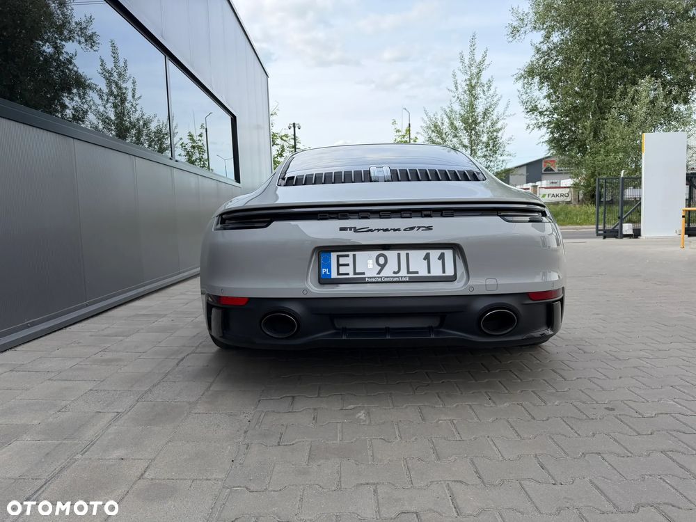 Porsche 911 Carrera GTS - 7