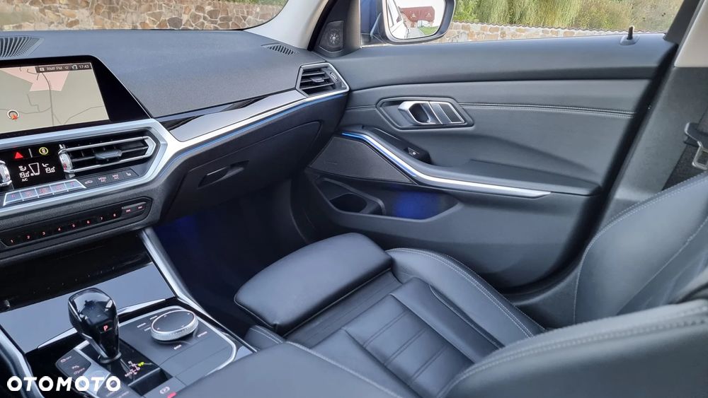 BMW Seria 3 320d - 30