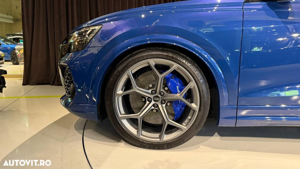 Audi RS Q8 - 10