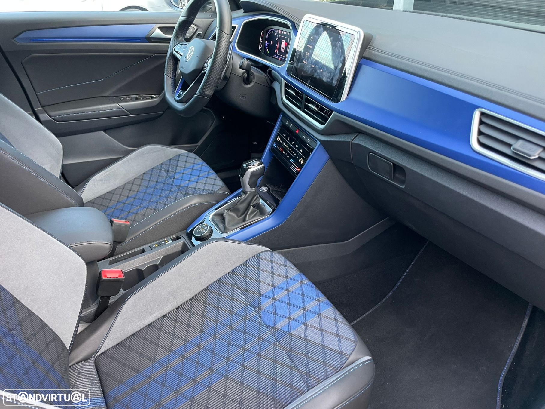 VW T-Roc 2.0 TSI R - 12
