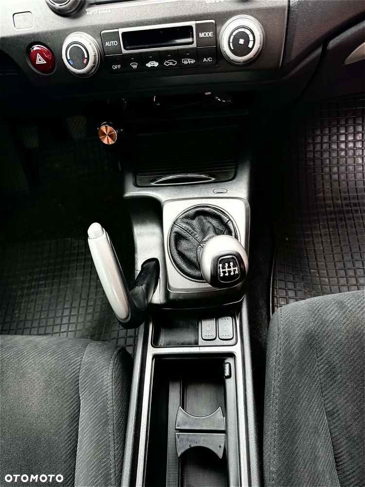 Honda Civic 1.8 Executive - 16