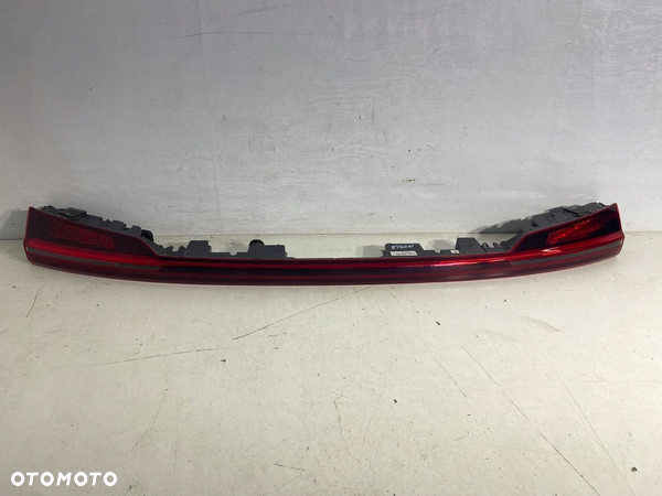 LAMPA TYLNIA W KLAPE BLENDA AUDI E-TRON 4KE
