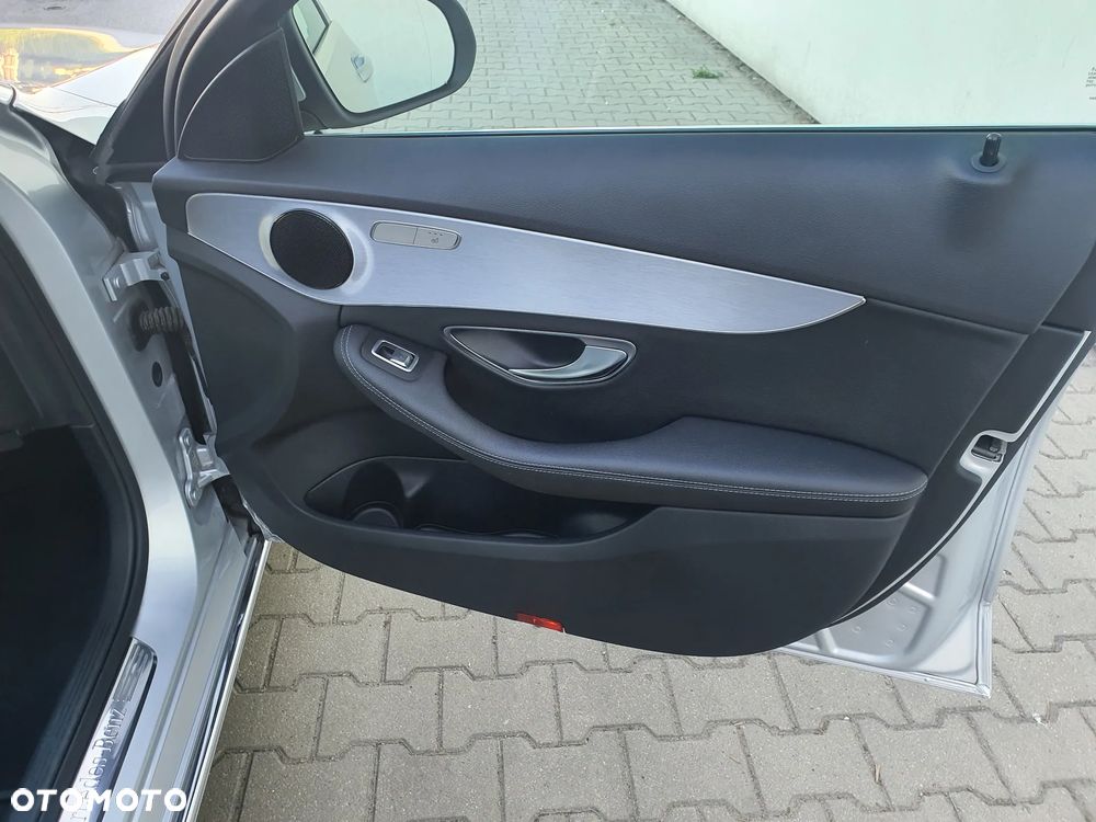 Mercedes-Benz Klasa C 180 T Avantgarde - 19